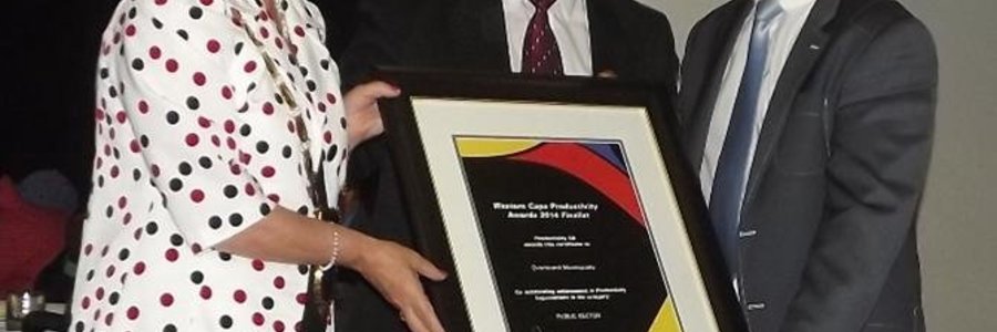 The Overstrand Municipality are from Left: Mayor Nicolette Botha-Guthrie, Municipal Manager Coenie Groenewald and Director Local Economic Development SolomziMadikane 